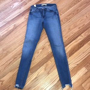 Size 25 kancan skinny jeans